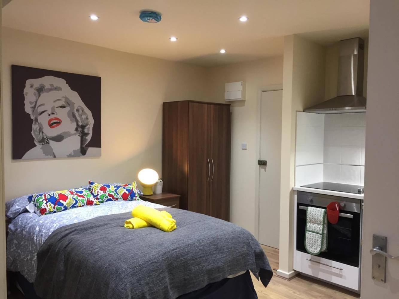Aparthotel High Road Londra